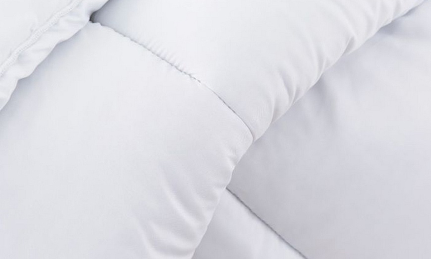 Image 5: Silentnight Essentials 10.5 Tog King Duvet