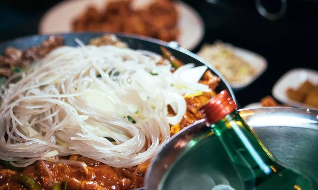 Koreanischer BBQ-Tischgrill für 2 oder 4 Personen im Galbi House (bis zu 23% sparen)