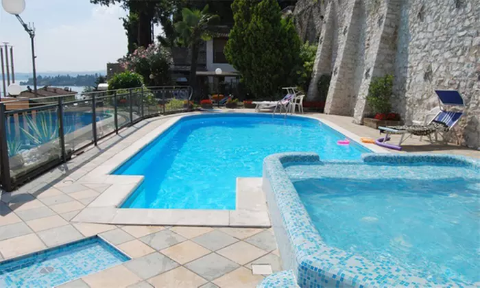 Lago di Garda: soggiorno con colazione o mezza pensione e Spa