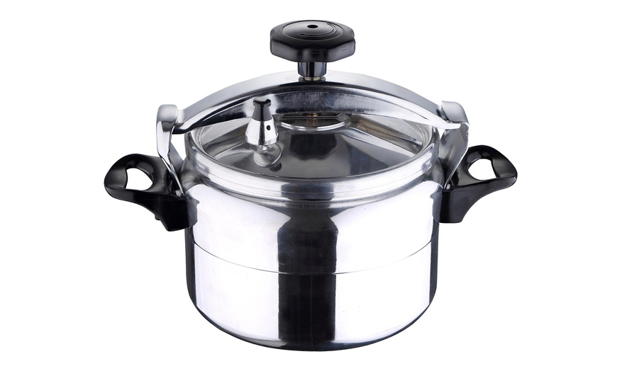 Image 4: Swiss Home Pressure Cooker