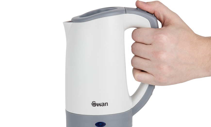 Image 2: Swan Travel Kettle with Two Cups