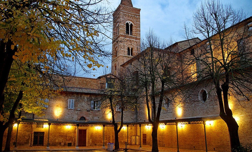 Image 18: Marche: camera per 2 o 4 persone con colazione o mezza pensione