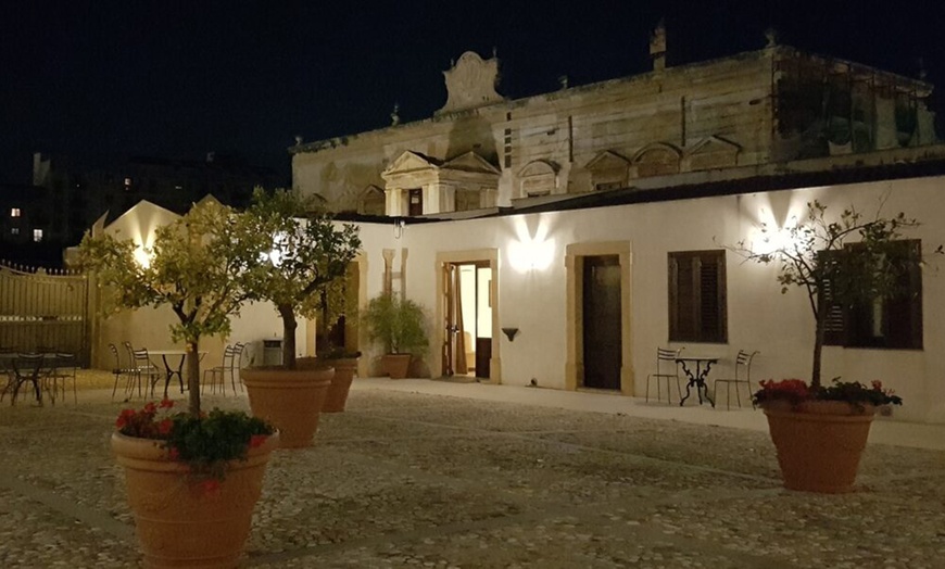 Image 11: Palermo: Double Room with Breakfast