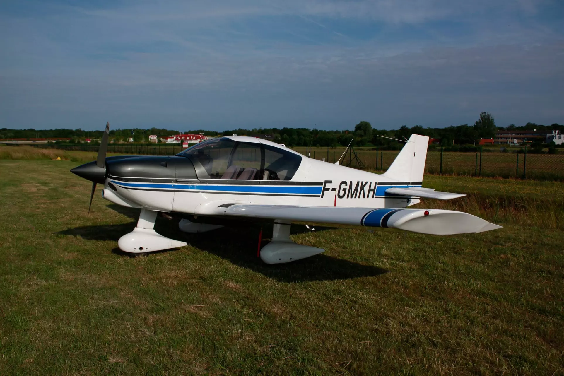 30 minutes de briefing et 30 minutes de vol effectif avec Club Aéro formation (50% de réduction)