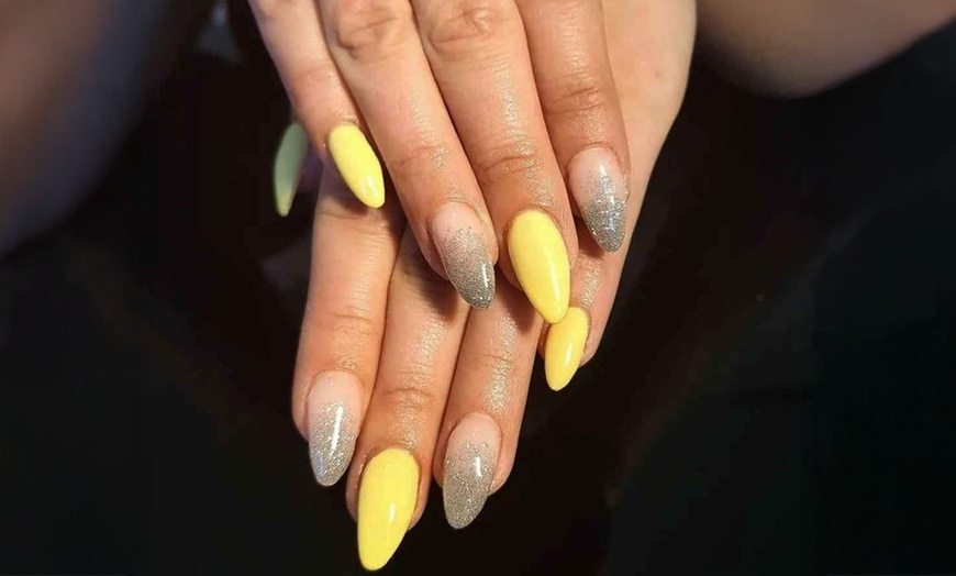 Image 5: Beauté des ongles avec Virgin Beauty Nail's