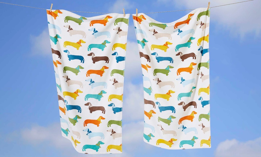 Image 2: Sausage Dog Bath Towel