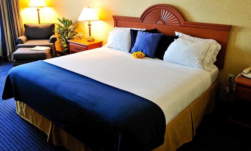 2.5-Star North Syracuse Hotel | Groupon