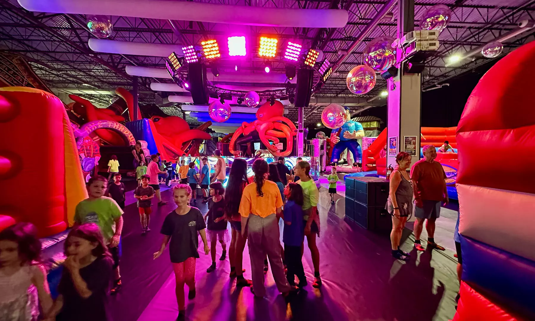 Weekday & Weekend Ultimate Bounce Pass for 1 or 2 People!