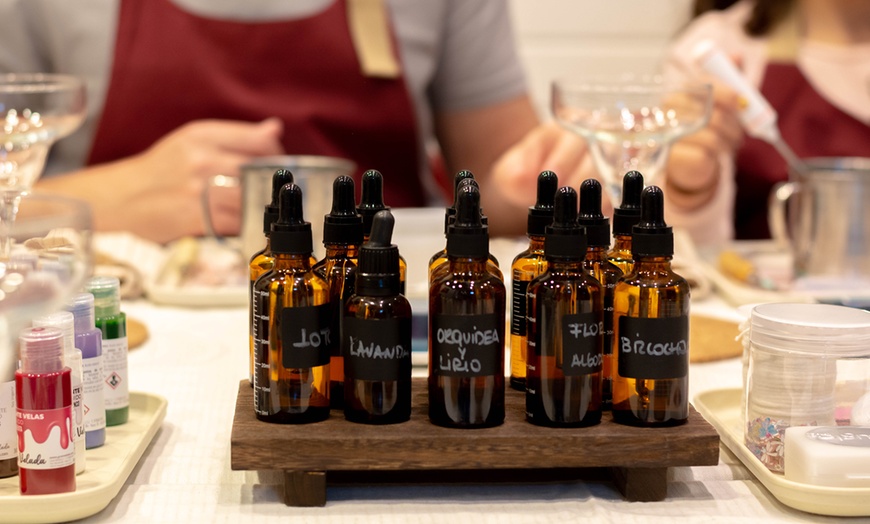 Image 6: Crea tus propias velas - 2 velas durante 3h con bebida 