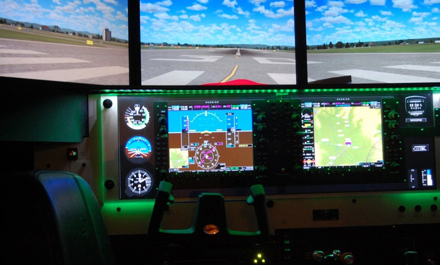 Image 2: Flight Simulator Experience