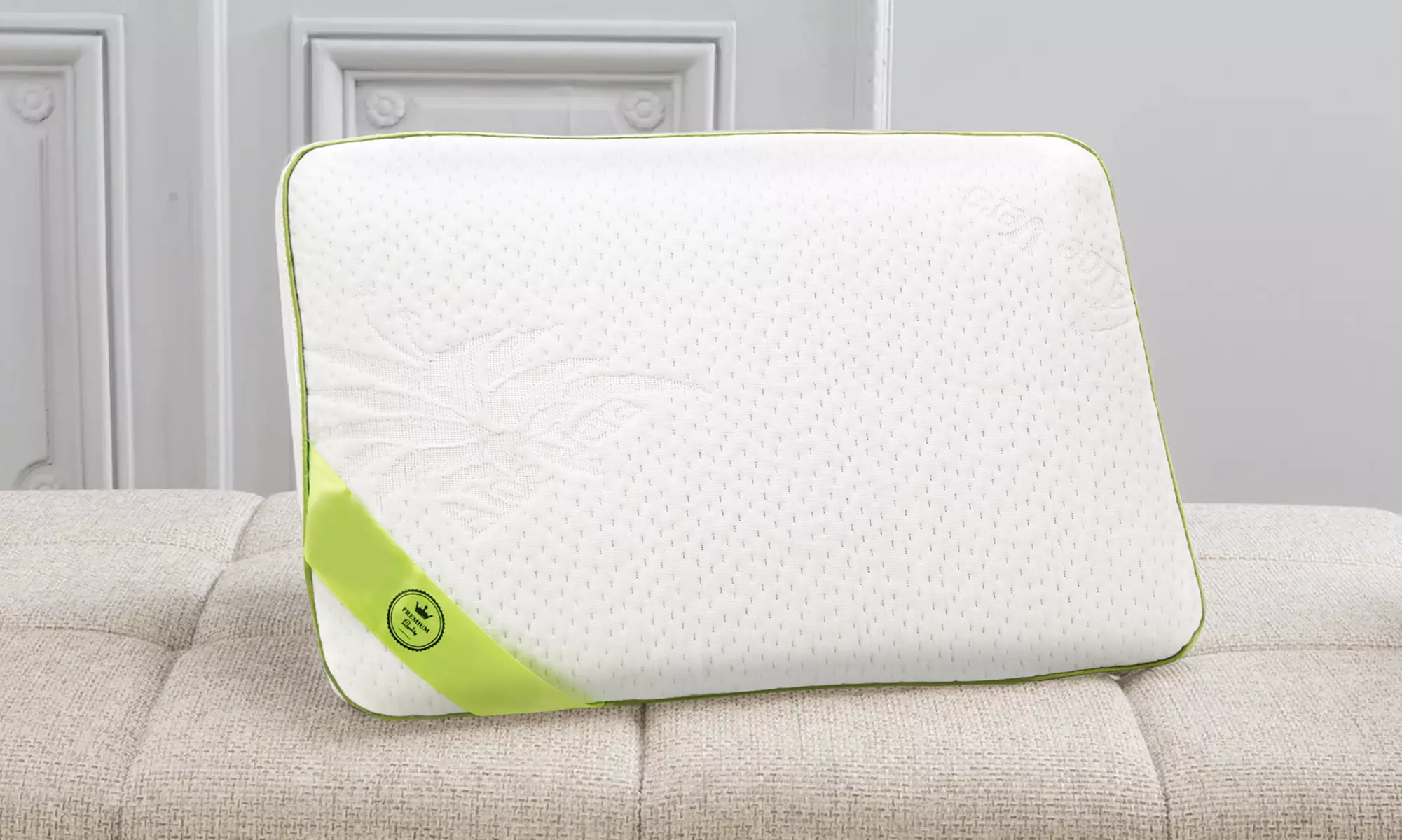 Oreiller "Rêverie" mousse à mémoire de forme s'adaptant à la courbe naturelle du cou, Sampur - Primary Image