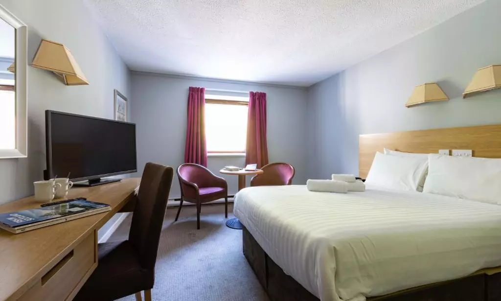 Fort William: Double or Twin room with Breakfast, £30 F&B voucher