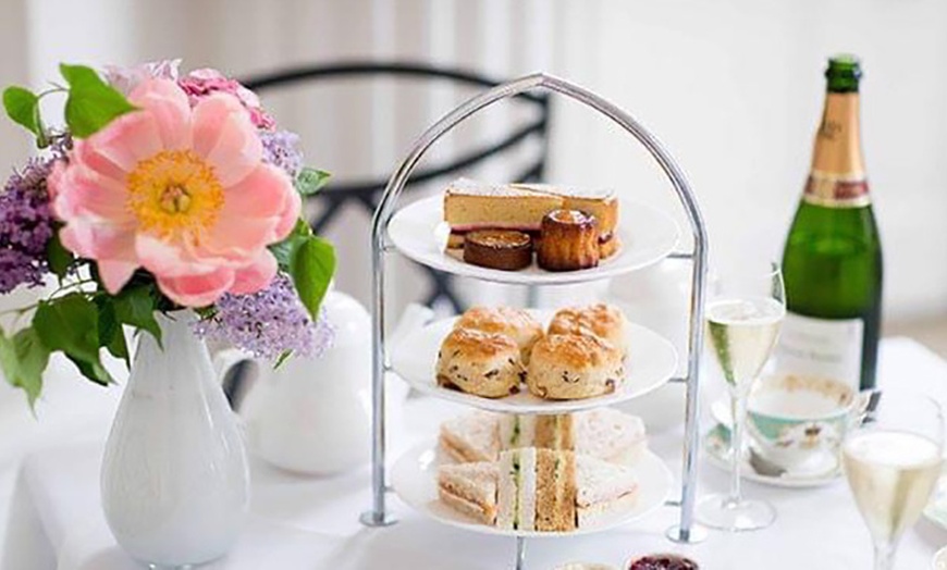 Image 1: Traditional Or Sparkling Afternoon Tea for 1-4 People 