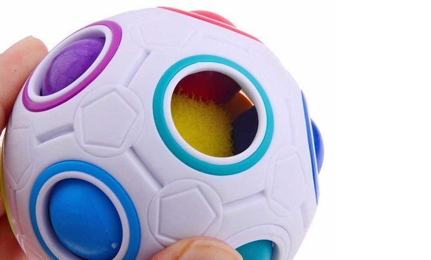 Image 5: Rainbow Magic Puzzle Ball