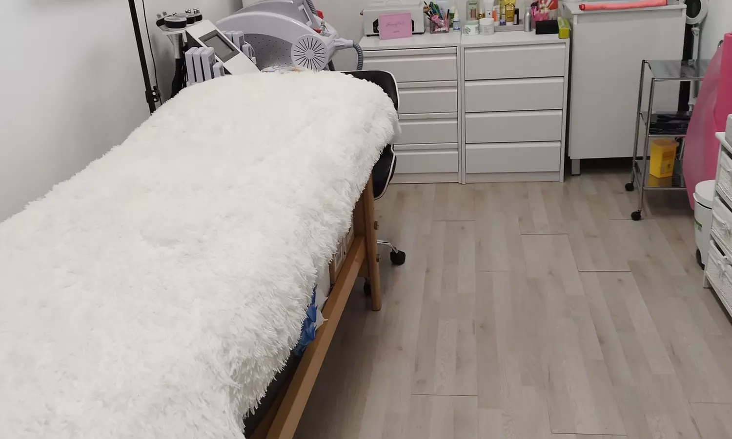 1 o 3 sesiones de tratamiento láser para manchas y acné