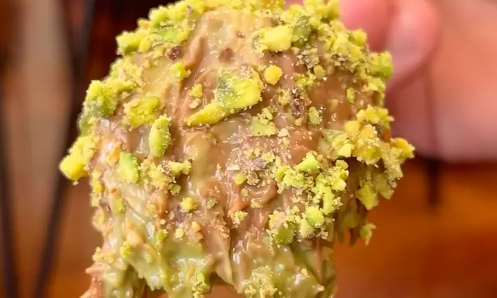 Sweet Escape for 1, 2, 4 or 6: 1, 2, 4 or 6 Dubai Strawberry Cups