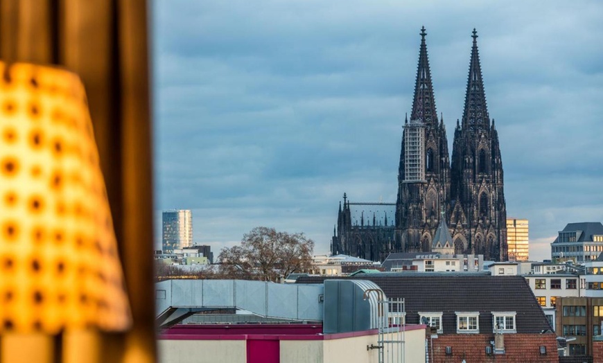 Image 1: Köln: 1-3 Nächte für Zwei im 4* The MIDTOWN HOTEL