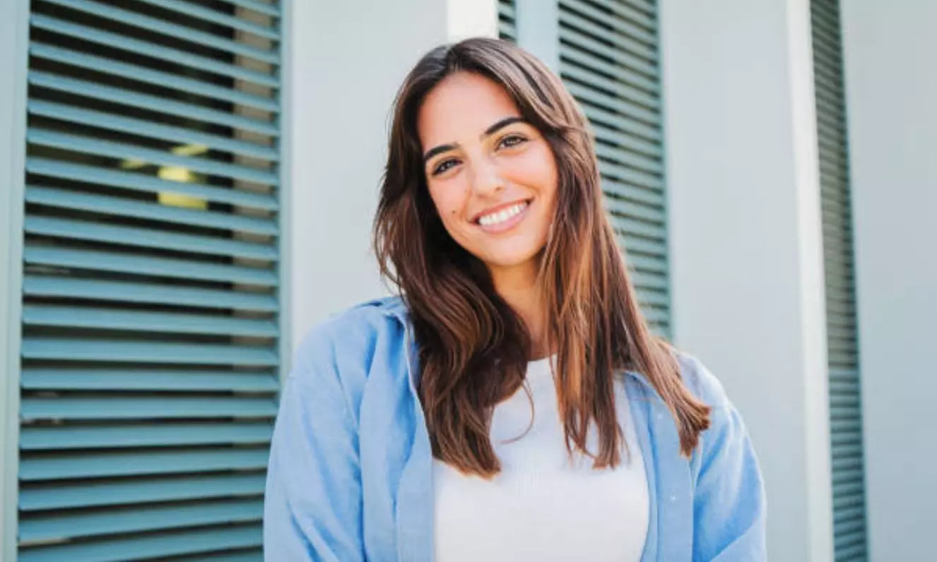 ¡Obtén una sonrisa radiante! Limpieza bucal con opción a 1, 2 o 3 sesiones de blanqueamiento para 1 al80% - Primary Image