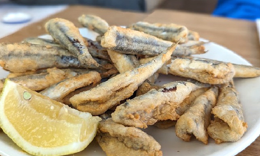 Image 6: ¡Del mar al plato! Menú de pescaito malagueño para 2 o 4 personas