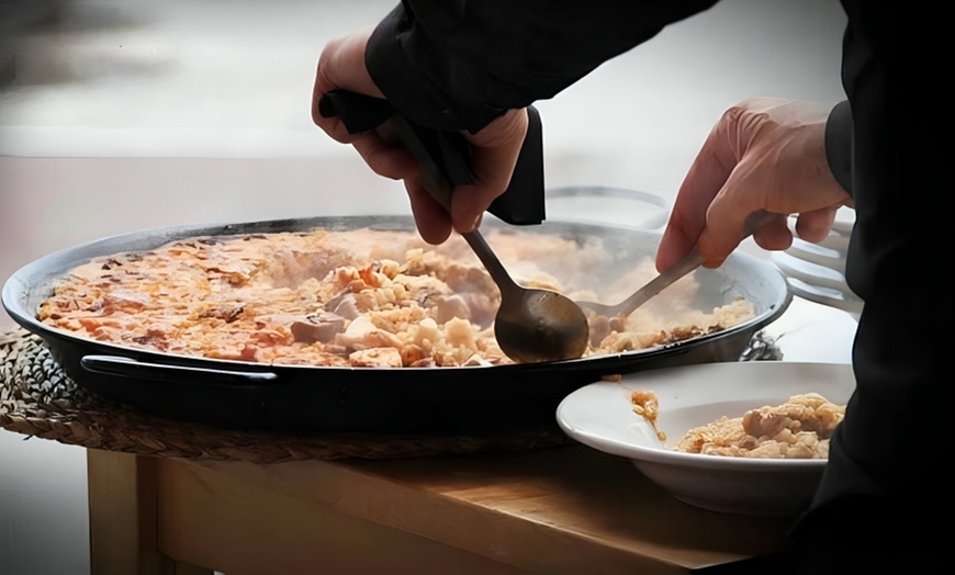 Image 1: ¡Festín de arroces para compartir en La Terraza!