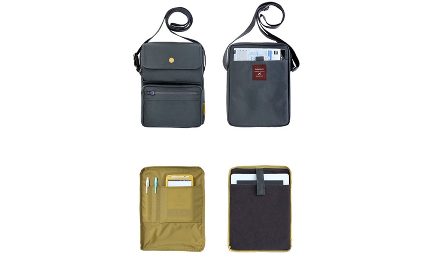 Image 6: Multi-Compartment Travel Bag