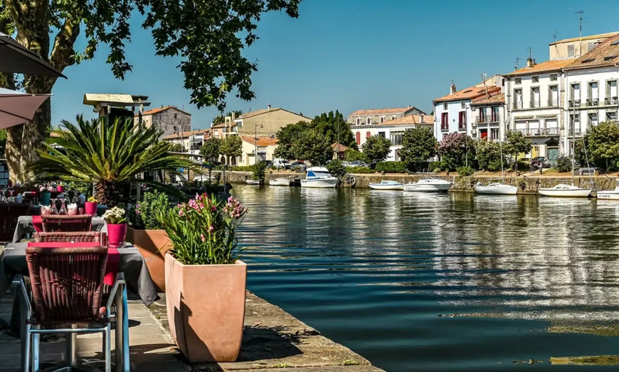 Image 14: Agde : 1 nuit en chambre avec bain à remous privatif et petit-déjeuner