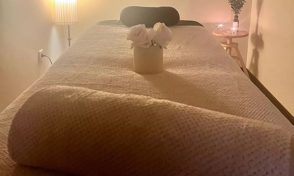 Masaje de hasta 60 minutos a elegir entre varias disciplinas