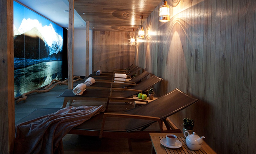 Image 8: Dein Verwöhn-Moment: Spa-Tag mit Massage & Aufenthalt im Holmes Place