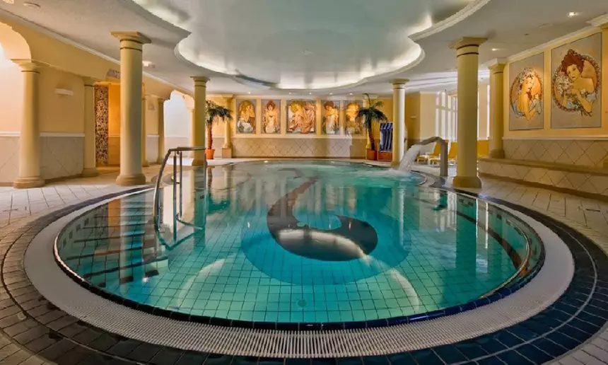 Rügen: 2-5 Nächte zu zweit inkl. Frühstück, Wellness, Dinner & Begrüßungsgetränk im 4,5* Hotel Hanseatic Rügen & Villen - Primary Image