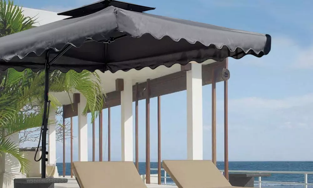 Ombrellone da giardino decentrato