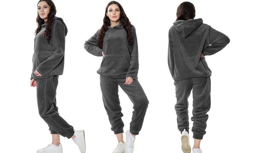 Image 4: Fluffy Hooded Loungewear Set