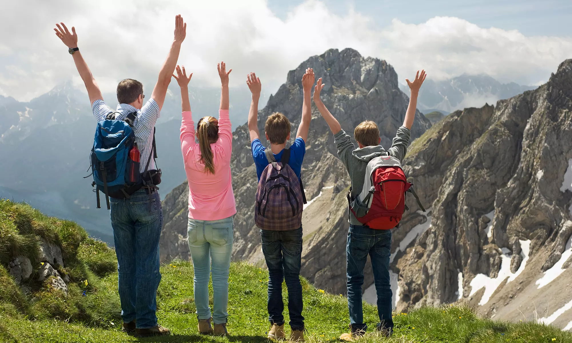 Krynica-Zdrój: 1-7 nocy dla 2 osób lub rodziny z wyżywieniem HB i więcej w OW Baśka - Primary Image