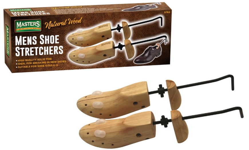 Image 1: Men's Wooden Shoe Stretcher