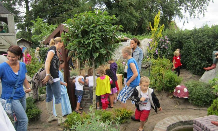 Image 5: Rondleiding door Mini Efteling