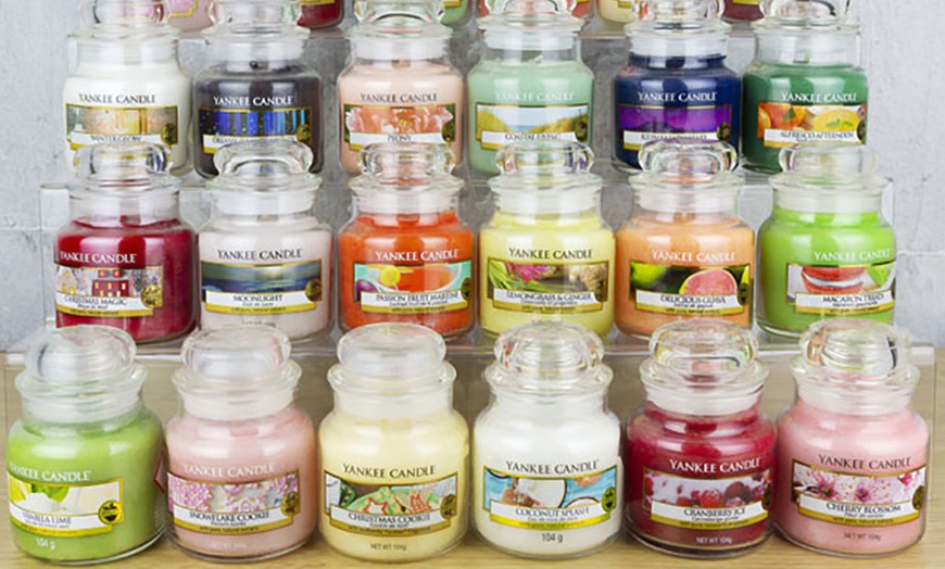 Image 4: Yankee Candle Assorted Bundle