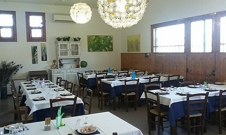 Menu tipico di terra con vino per 2 o 4 persone al locale Il laghetto Della Longara (sconto fino a 49%)