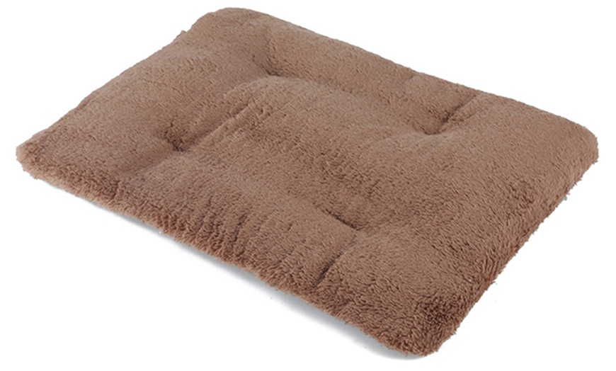 Image 6: Self-Warming Pet Blanket Bed Pad