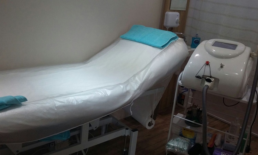 Image 2: IPL Hair Removal, Three Sessions