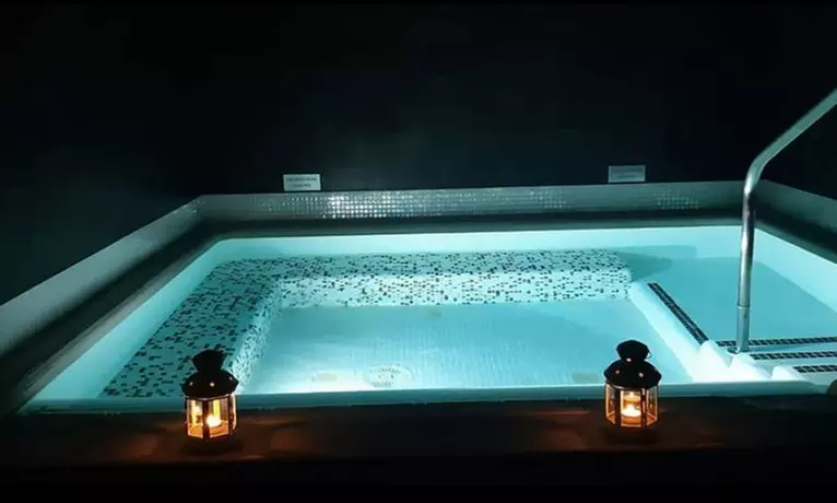 Circuito termal en balneario y masaje en Balneario Playa de Comarruga