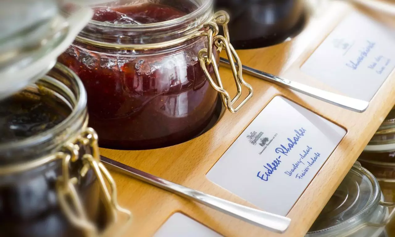 Düsseldorf: 2-3 Nächte mit Frühstück, Welcome Drink & VRR Ticket