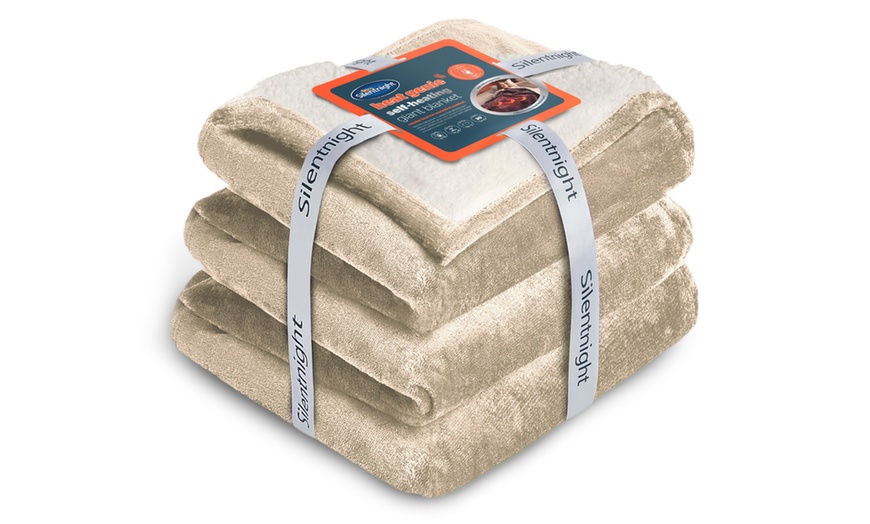 Image 12: Silentnight Heat Genie Self-Heating Blanket