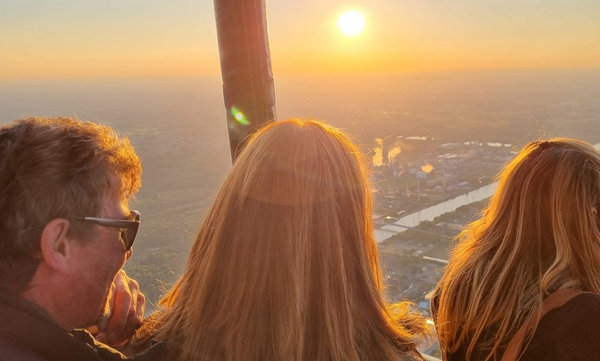 Image 10: België van Boven: ballonvaart van 1 uur + glas cava en hapjes