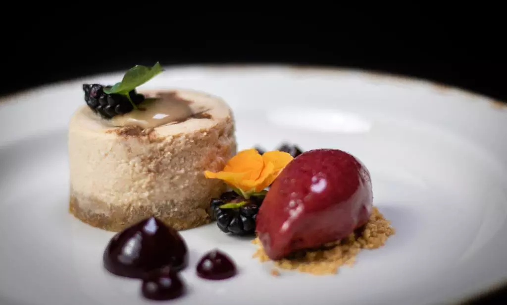 4* Lake District: Luxury Stay for 2 with Scenic Lake Cruise