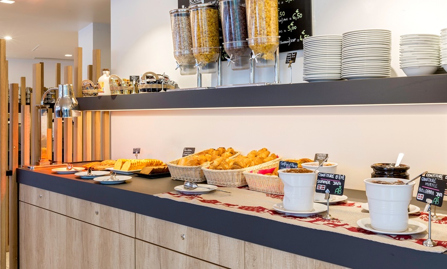 Image 13: Annecy : 1 à 3 nuits avec petit-déjeuner, option dîner et champagne