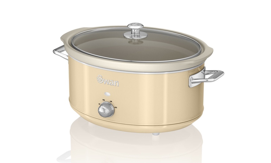 Image 7: Swan Retro-Style Slow Cooker