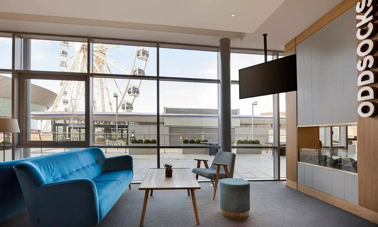 Liverpool: Double Room with Full English Breakfast