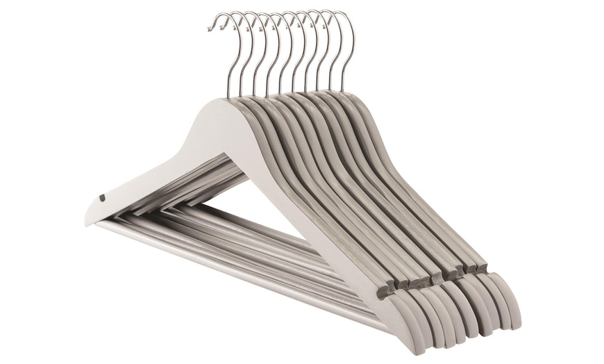 Image 7: Harbour Housewares Coat Hanger Collection