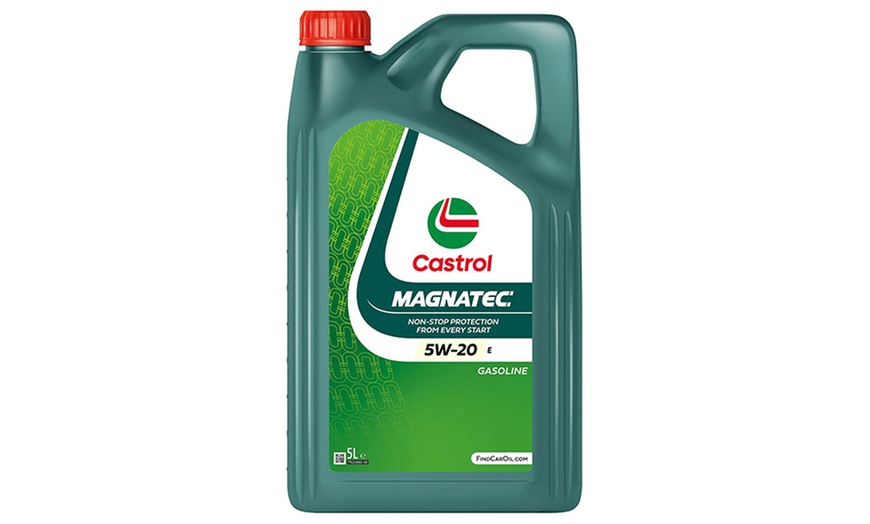 Image 20: Castrol Magnatec Car Engine Oil with Dual lock Technology