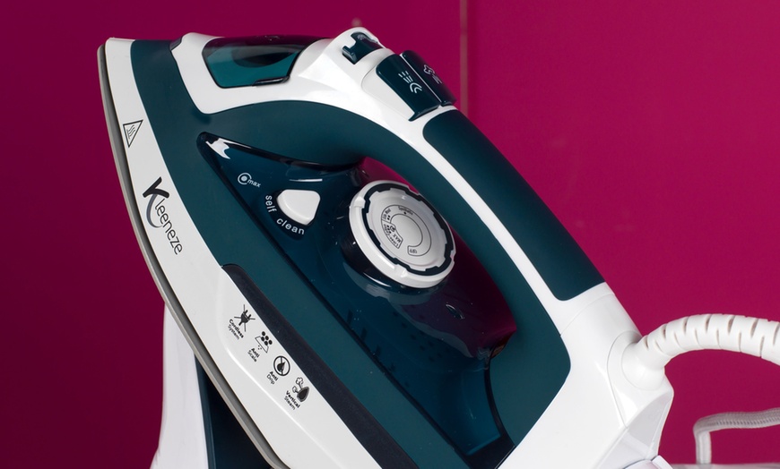 Image 5: Kleeneze Cordless Steam Iron
