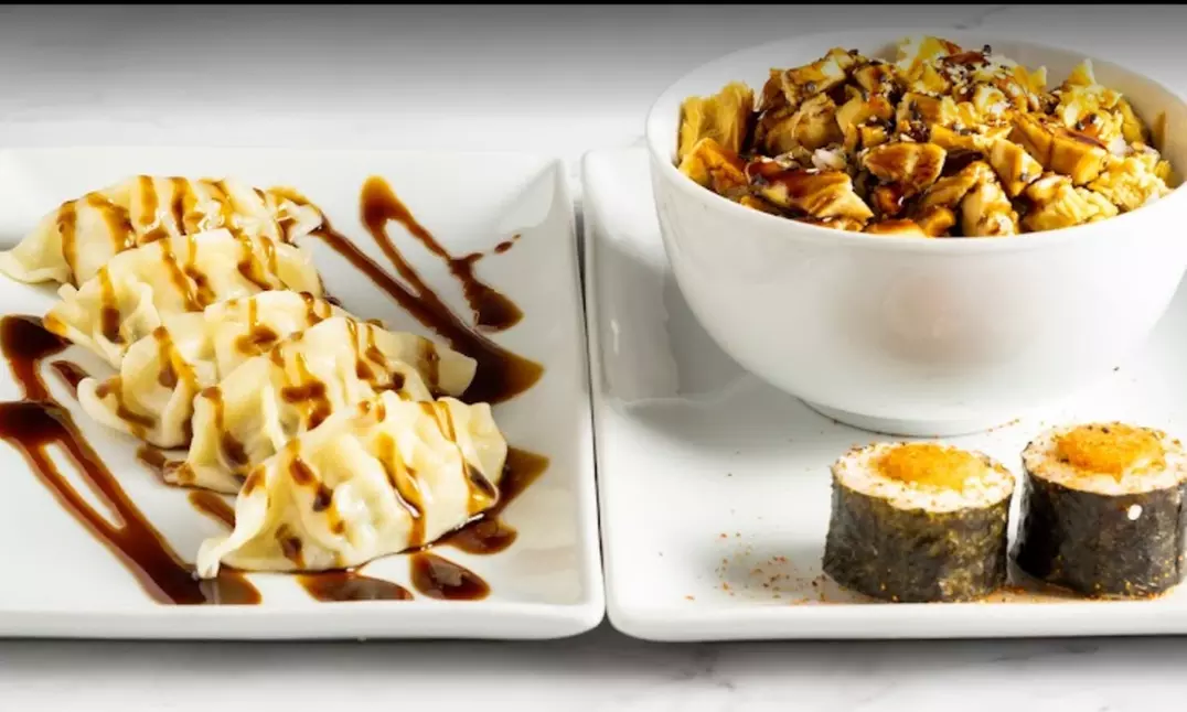 Planazo de sushi: menú para 2 o 4 personas con tabla a compartir